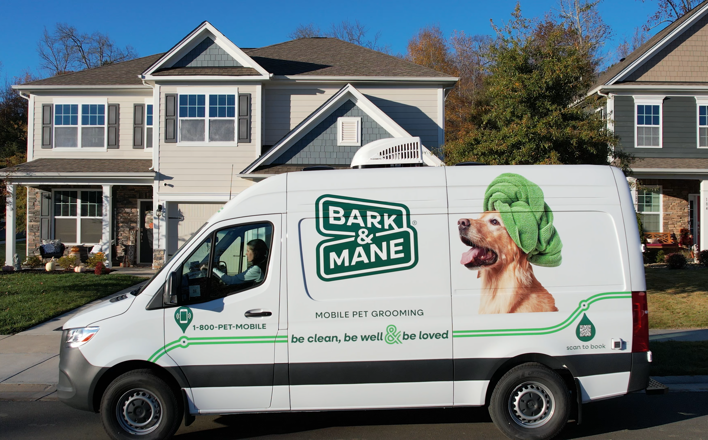interested-in-starting-a-mobile-pet-grooming-business-708x440